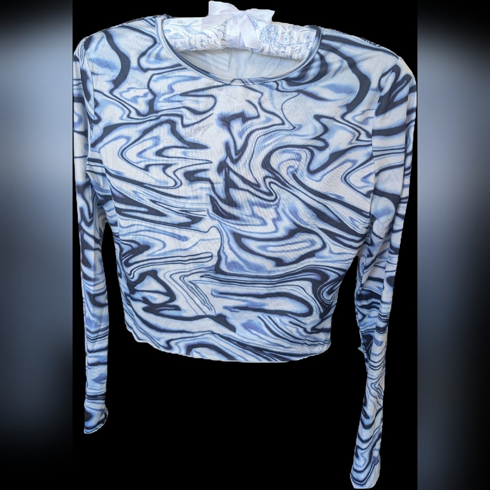 SHEIN Blue Marble-Print Long Sleeve Crop Tee